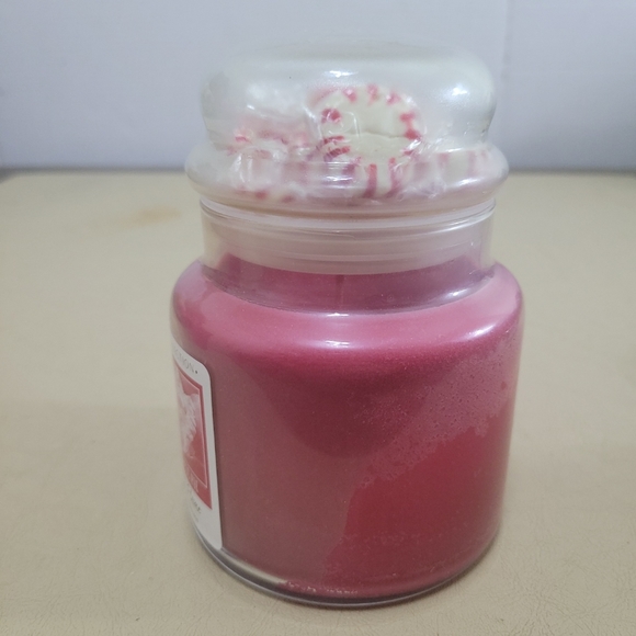 The Home Collection Hot Baked Apple Pie Scented Candle - Picture 4 of 11